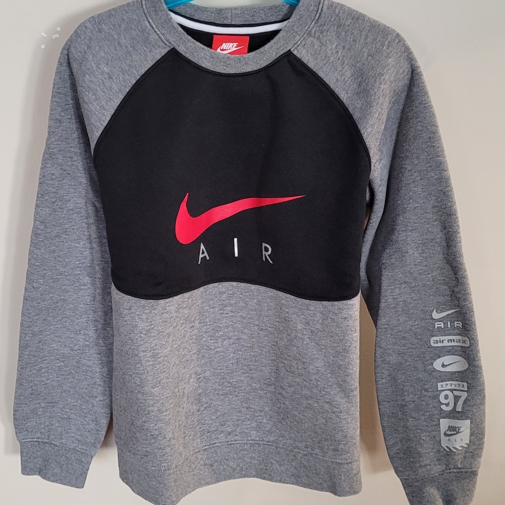 Nike Sweater - Boy's Medium